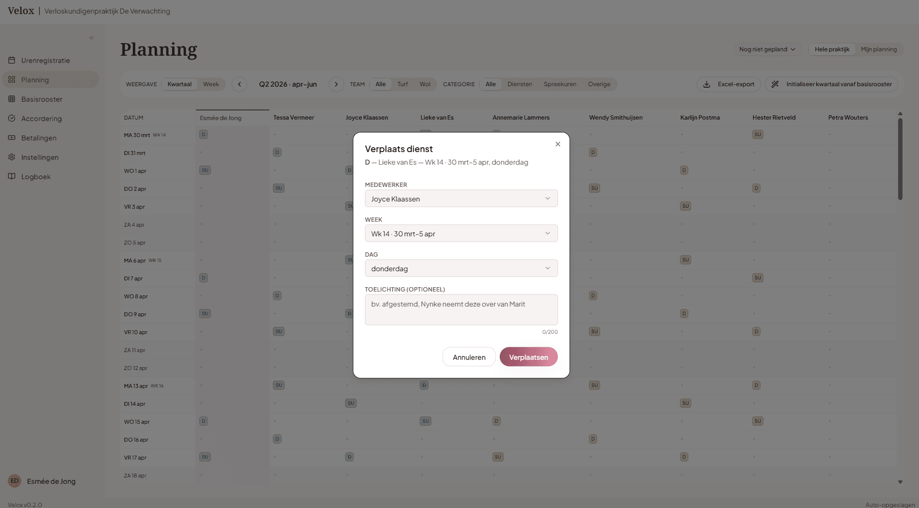 Schermafbeelding: Planningsview. Week- en maandoverzicht met bezetting per team.